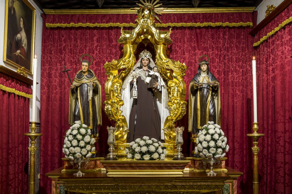 NUEVO ALTAR PARA LA VIRGEN DEL CARMEN Convento Santo Ángel